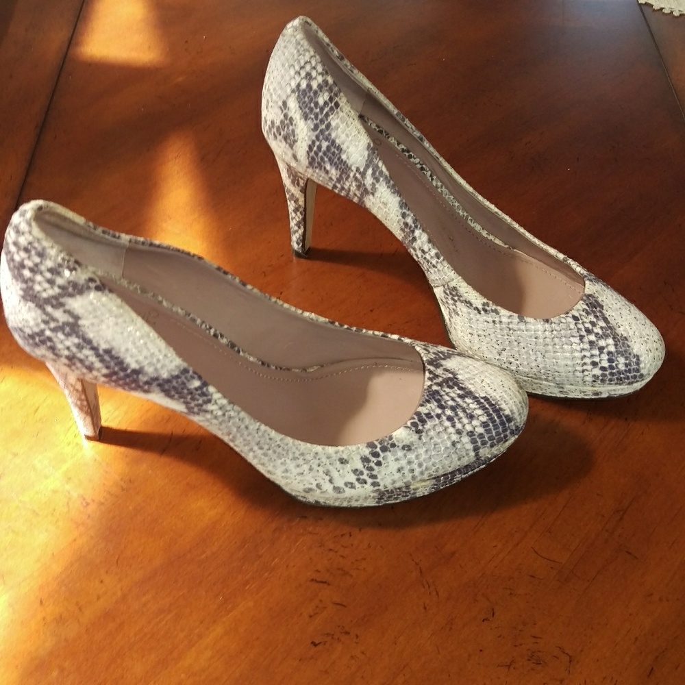 Vince Camuto pumps